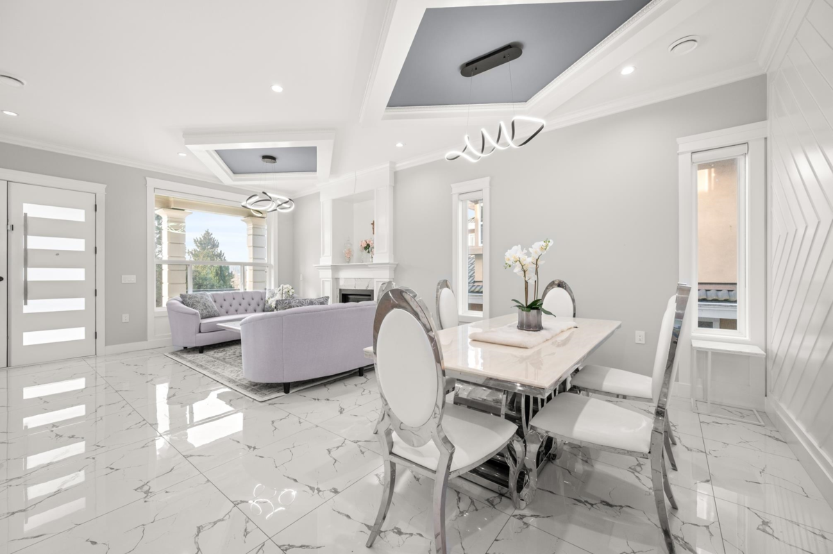 Kitchen Island Photo of 11060 129 Street, Surrey, BC