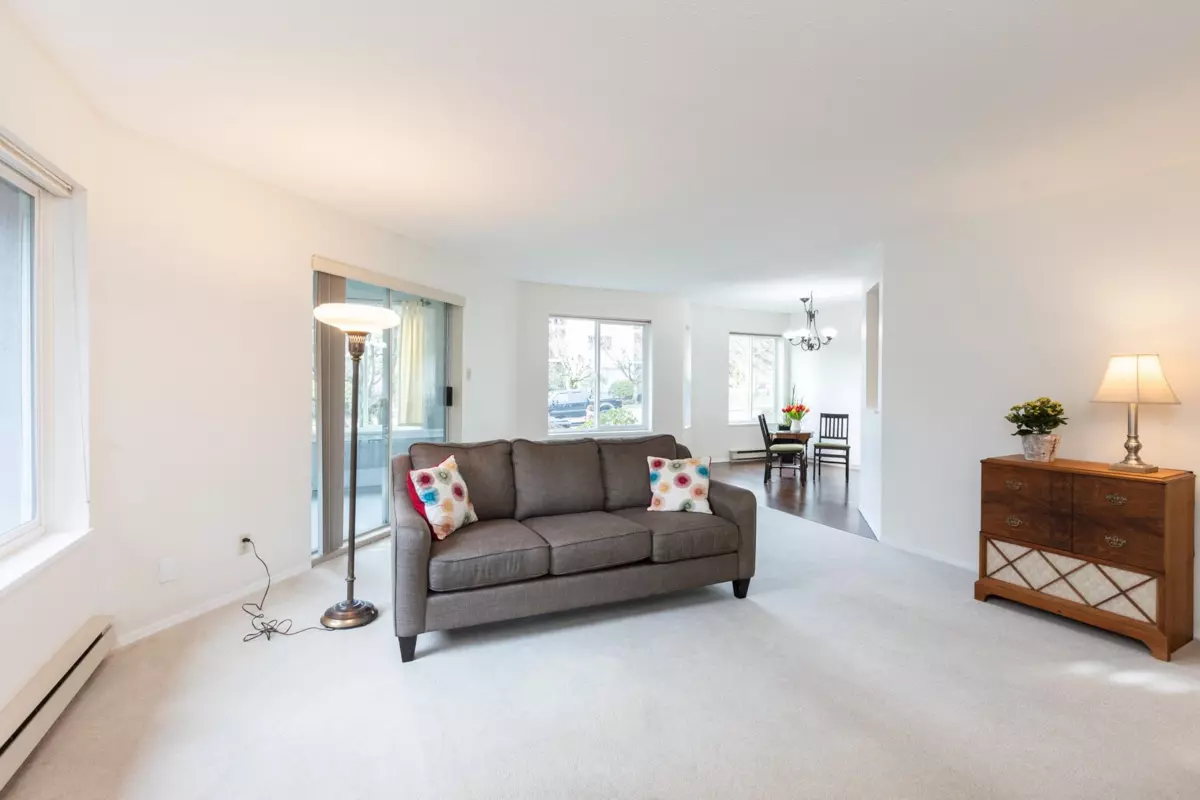 Family Room Photo of 104 1378 Fir Street, White Rock, BC