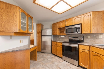 Guest Bathroom Photo of 104 1378 Fir Street, White Rock, BC