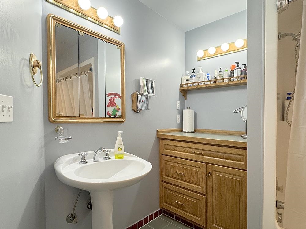 Guest Bathroom Photo of 8140 Lucas Road, Richmond, BC