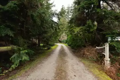 1479 Park Avenue, Roberts Creek, BC, Roberts Creek — 4 bed single family residence for sale