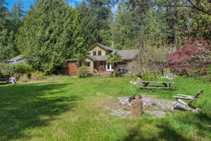 1479 Park Avenue, Roberts Creek, BC, Roberts Creek — Single Family Residence for sale
