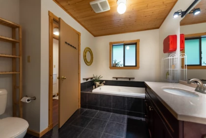 Guest Bathroom Photo of 1479 Park Avenue, Roberts Creek, BC