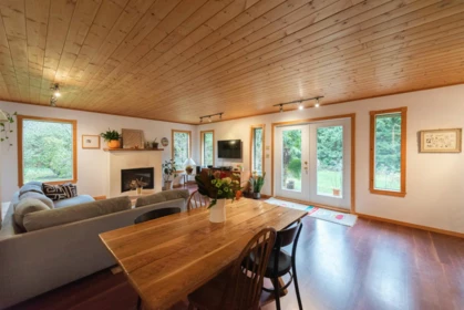 Kitchen Photo of 1479 Park Avenue, Roberts Creek, BC