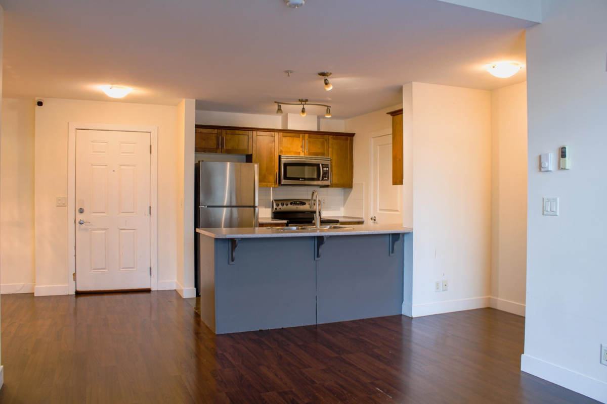 Kitchen Island Photo of 412 46150 Bole Avenue, Chilliwack, BC
