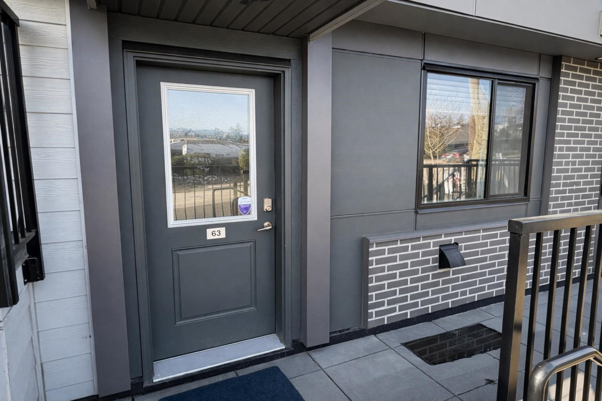 Primary Bathroom Photo of 63 1419 Mccallum Road, Abbotsford, BC
