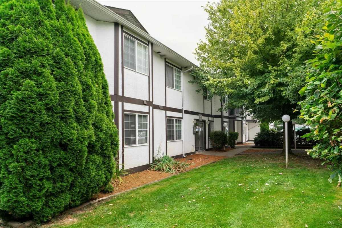 Living Room Photo of 207 45669 Mcintosh Drive, Chilliwack, BC