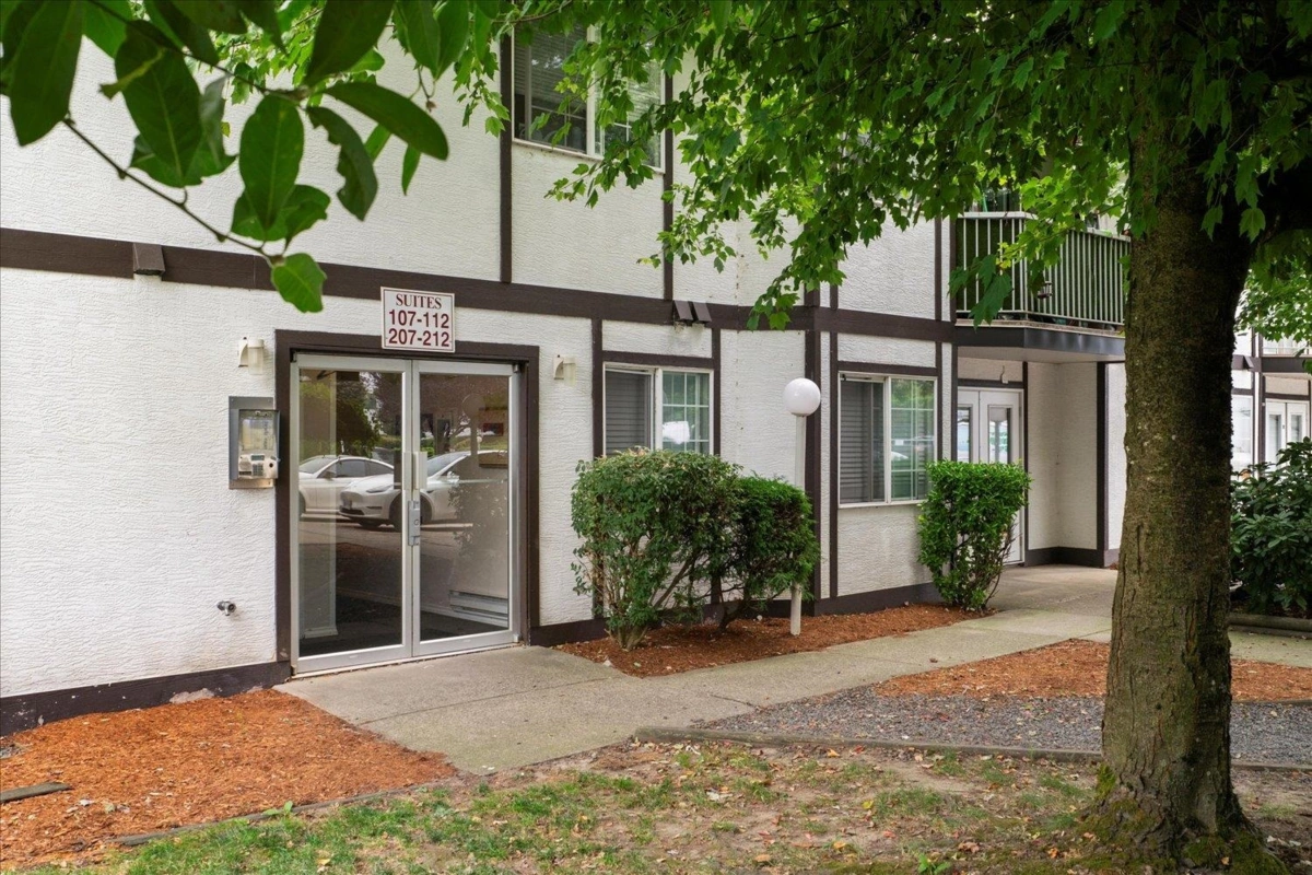 Staircase Photo of 207 45669 Mcintosh Drive, Chilliwack, BC