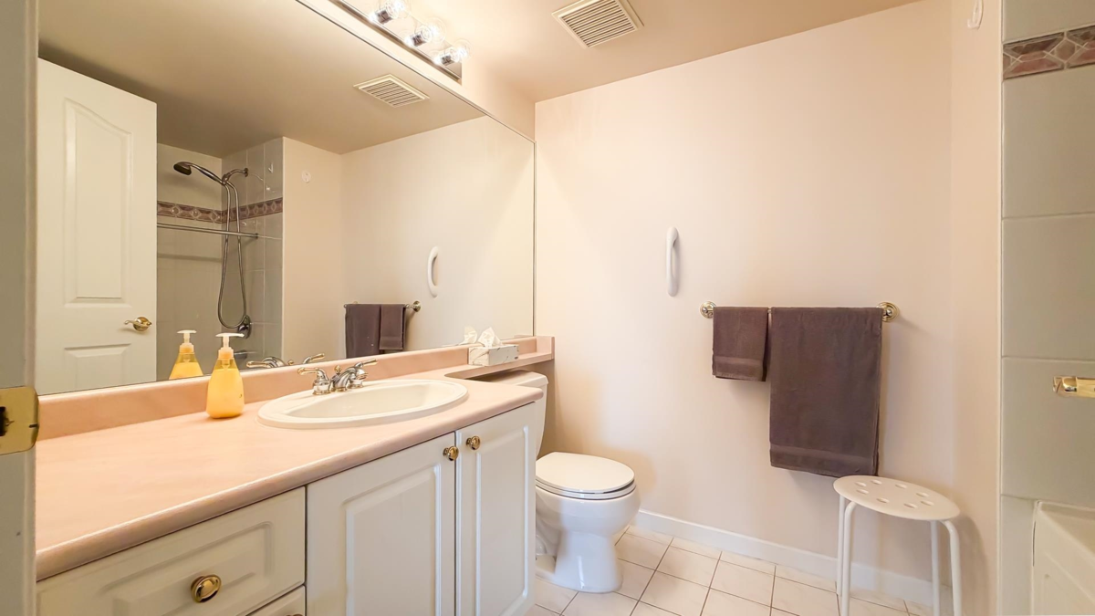 Guest Bathroom Photo of 1505 6080 Minoru Boulevard, Richmond, BC