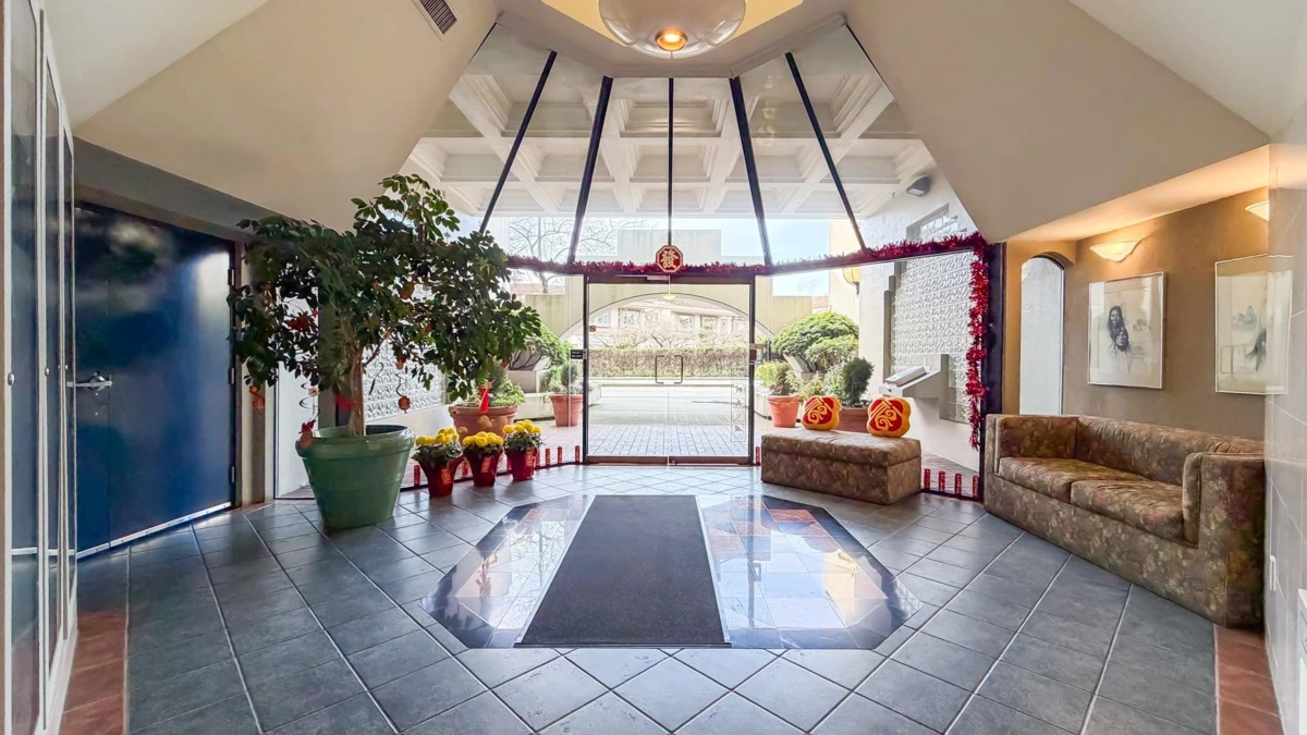 Living Room Photo of 1505 6080 Minoru Boulevard, Richmond, BC