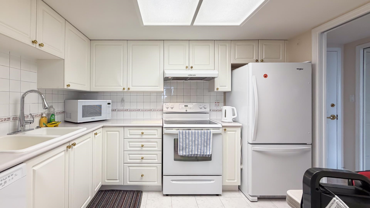 Primary Bathroom Photo of 1505 6080 Minoru Boulevard, Richmond, BC