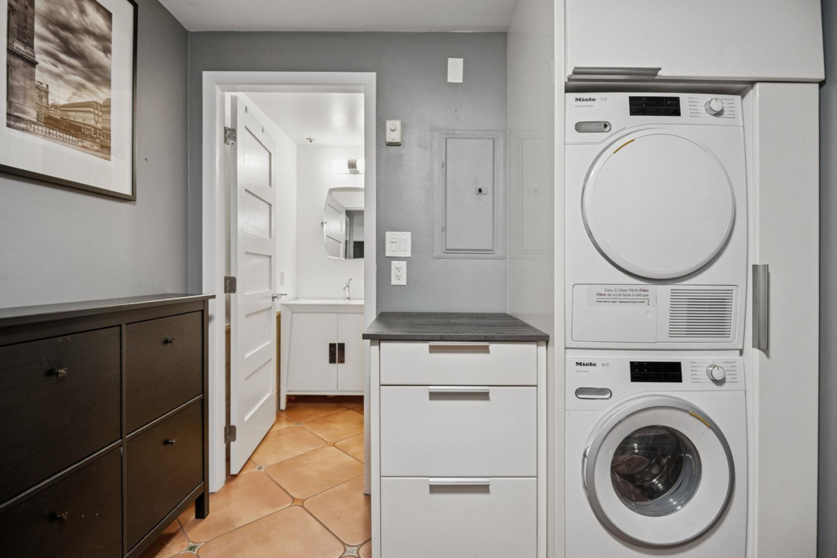 Basement Recreation Room Photo of 211 336 E 1st Avenue, Vancouver, BC