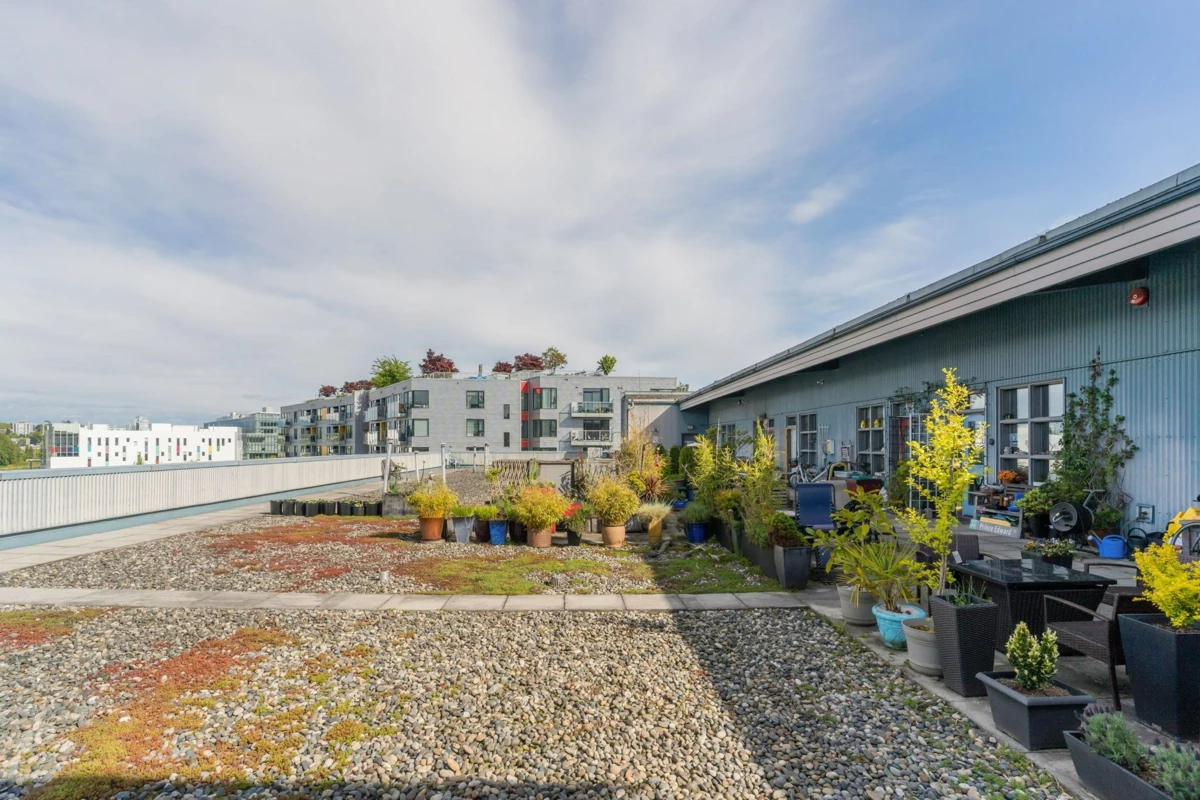 Entry Foyer Photo of 211 336 E 1st Avenue, Vancouver, BC