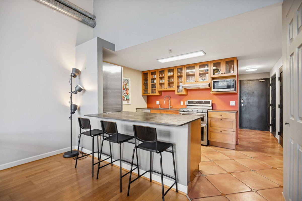 Primary Bathroom Photo of 211 336 E 1st Avenue, Vancouver, BC