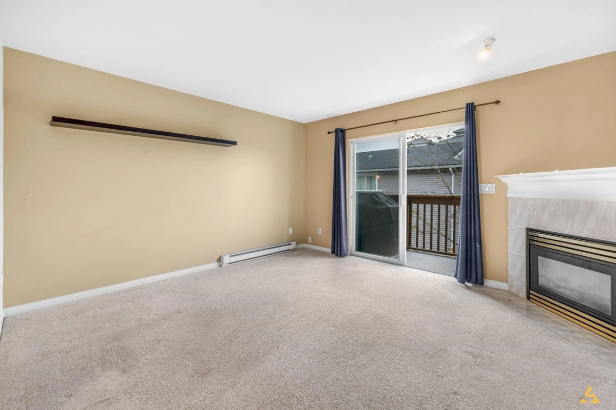 Family Room Photo of 112 19700 56 Avenue, Langley, BC