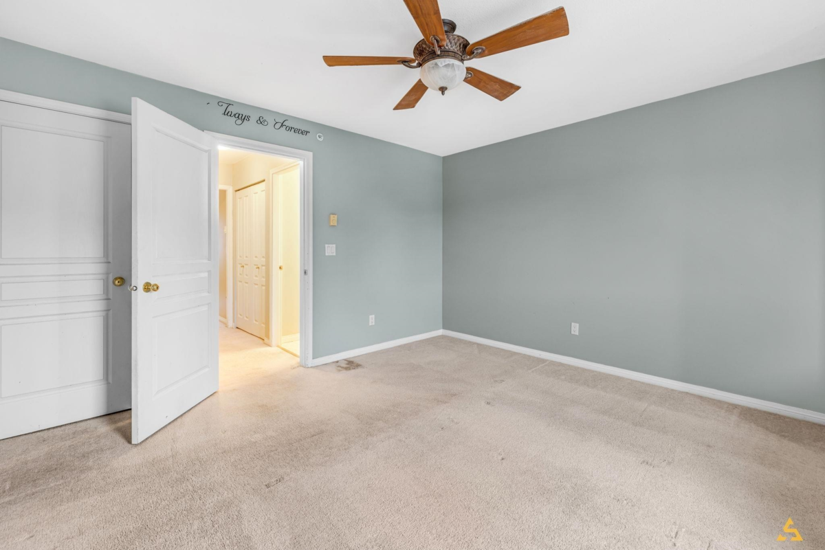 Kitchen Island Photo of 112 19700 56 Avenue, Langley, BC