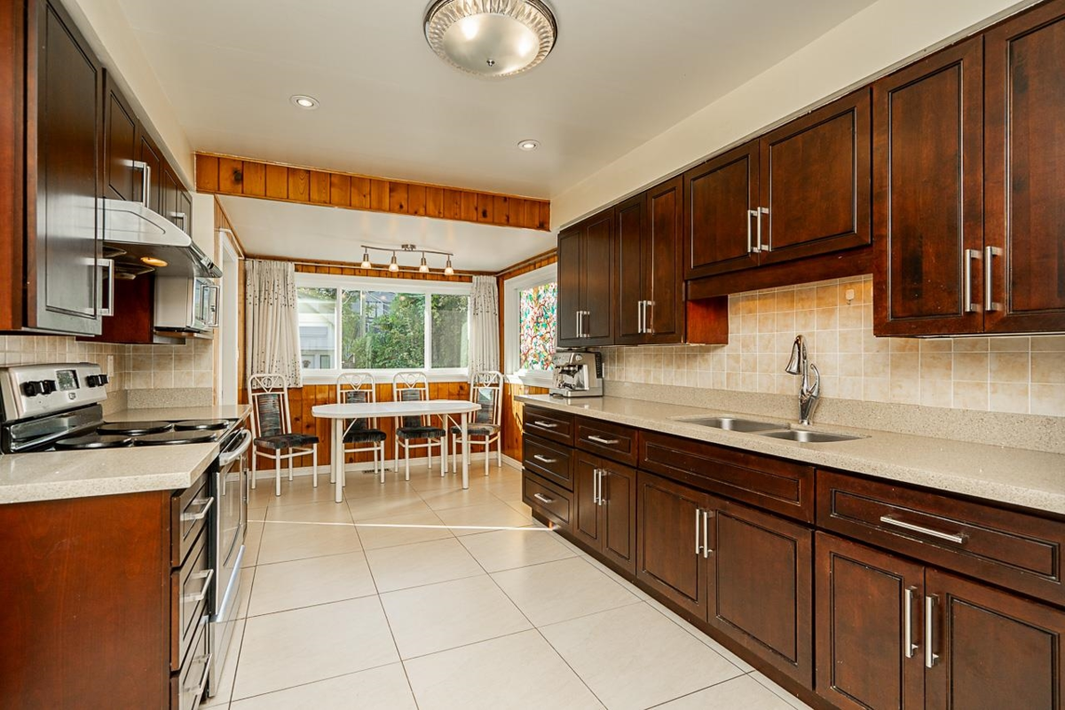 Primary Bathroom Photo of 22 E 18th Avenue, Vancouver, BC