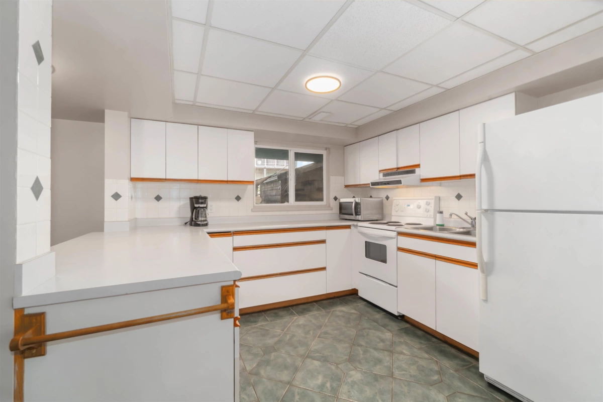 Basement Recreation Room Photo of 171 Edward Crescent, Port Moody, BC