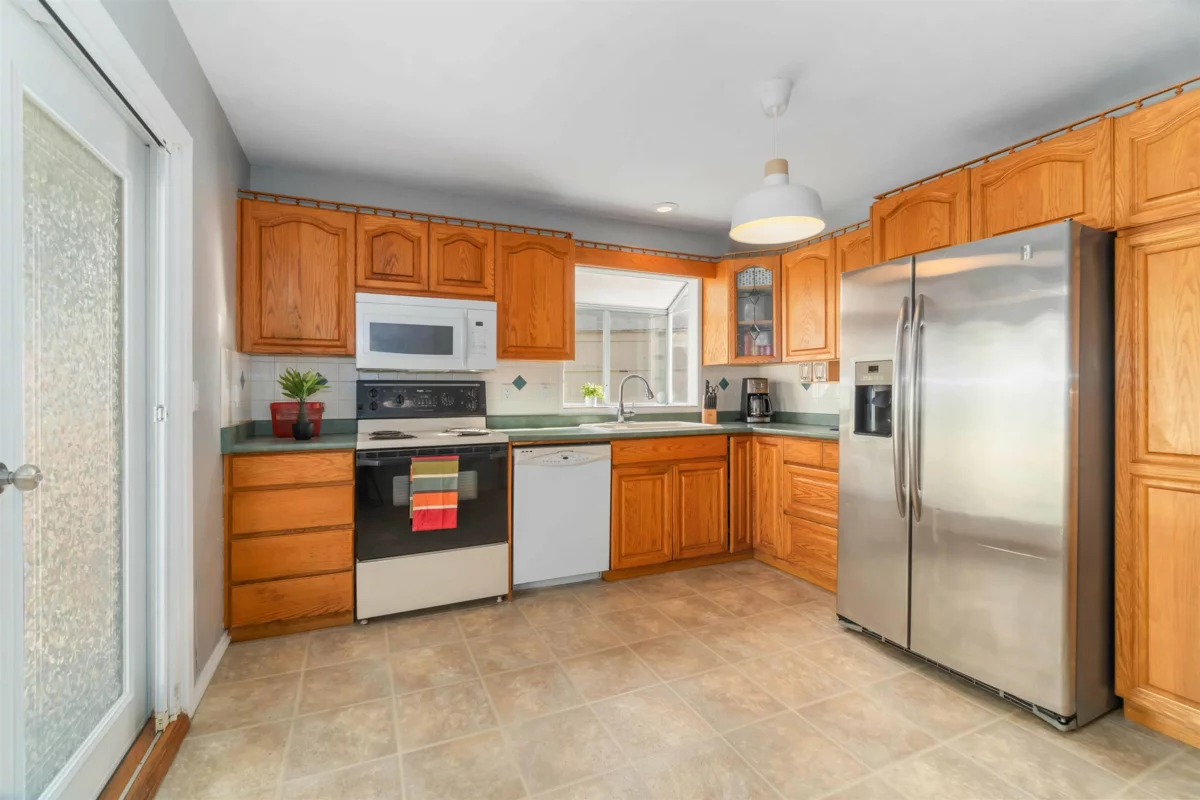 Kitchen Photo of 171 Edward Crescent, Port Moody, BC