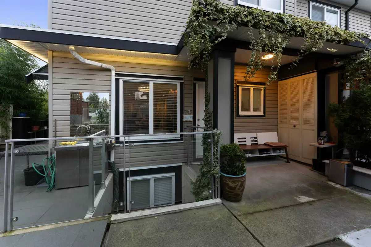 Dining Area Photo of 9347 122 Street, Surrey, BC