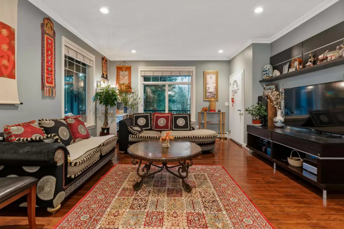Kitchen Photo of 9347 122 Street, Surrey, BC
