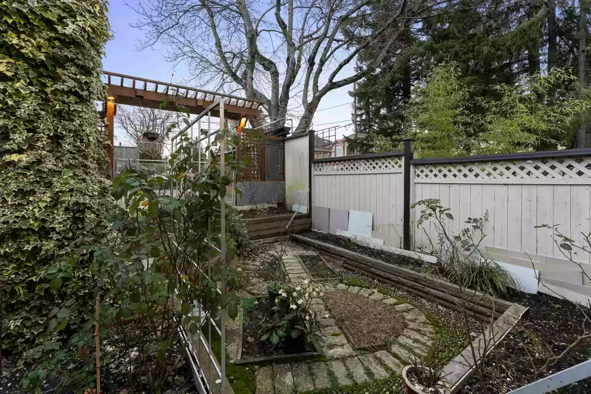 Swimming Pool Photo of 9347 122 Street, Surrey, BC