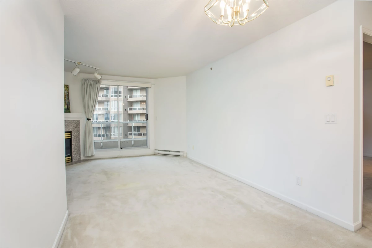 Walk-In Closet Photo of 1003 1185 Quayside Drive, New Westminster, BC