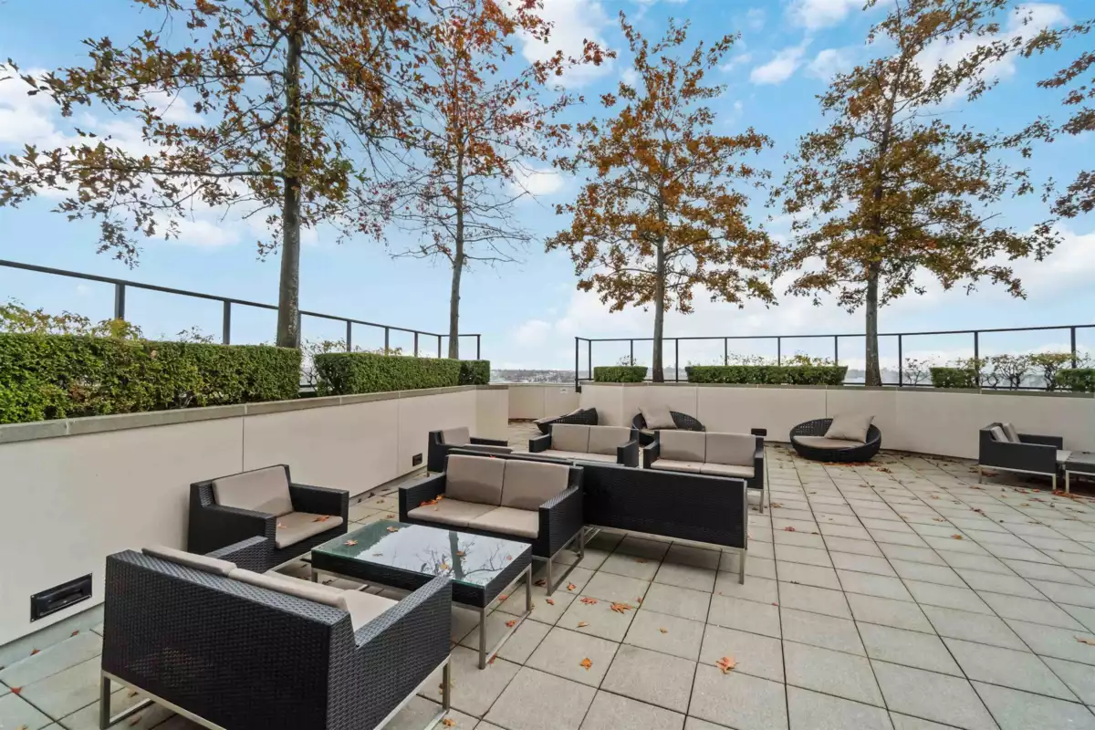Entry Foyer Photo of 2803 108 W Cordova Street, Vancouver, BC