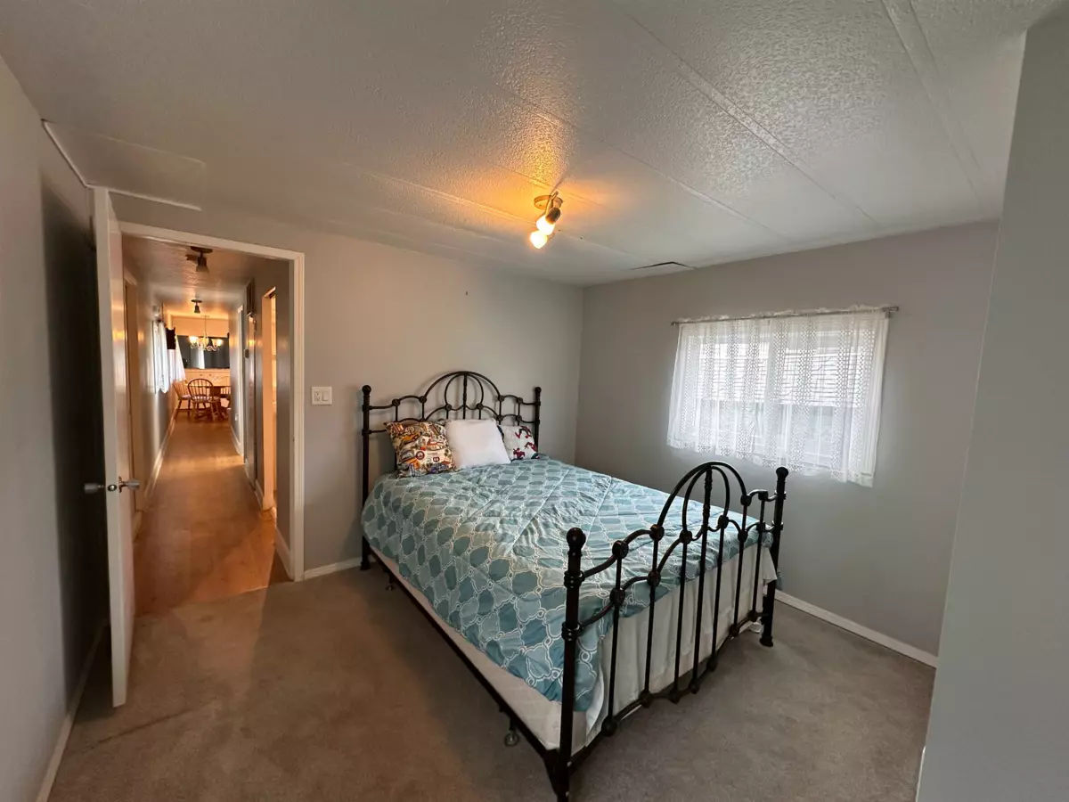 Walk-In Closet Photo of 17 62780 Flood Hope Road, Hope, BC