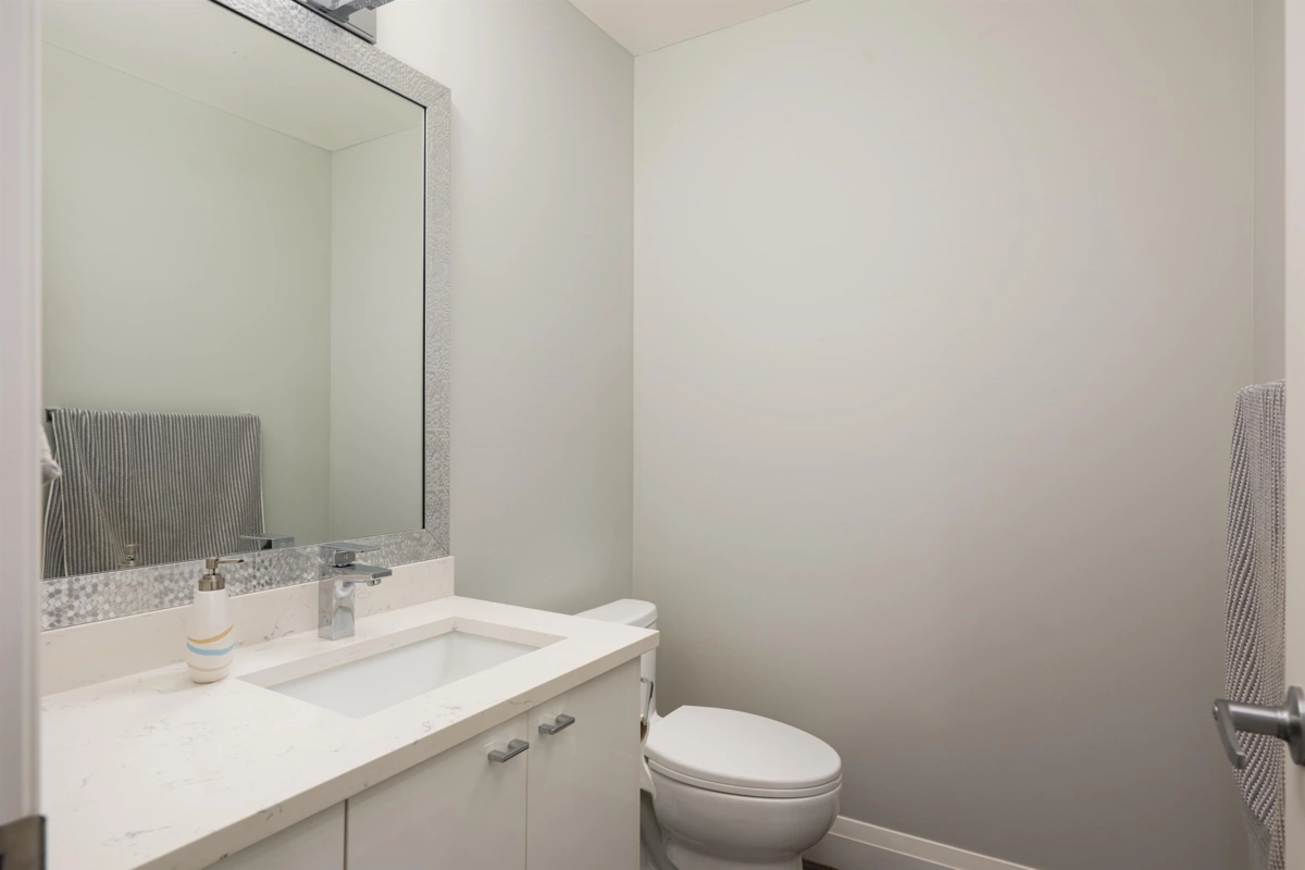 Front Yard Photo of 14079 77a Avenue Avenue, Surrey, BC