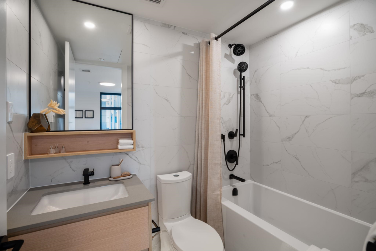 Basement Recreation Room Photo of 414 310 Salter Street, New Westminster, BC