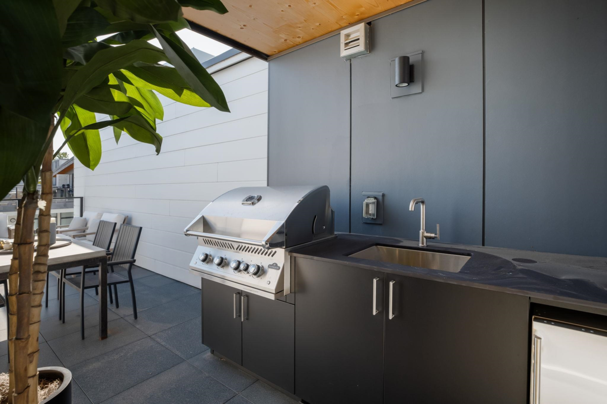 Entry Foyer Photo of 414 310 Salter Street, New Westminster, BC
