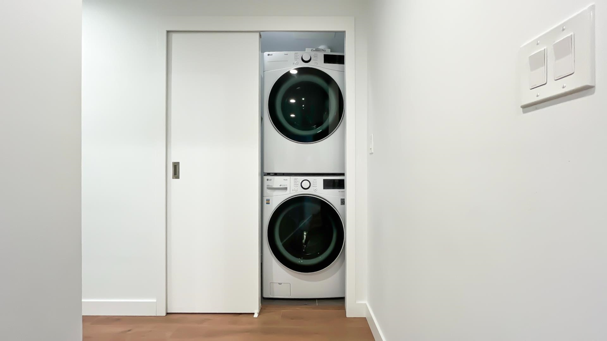 Primary Bedroom Photo of 2006 2181 Madison Avenue, Burnaby, BC