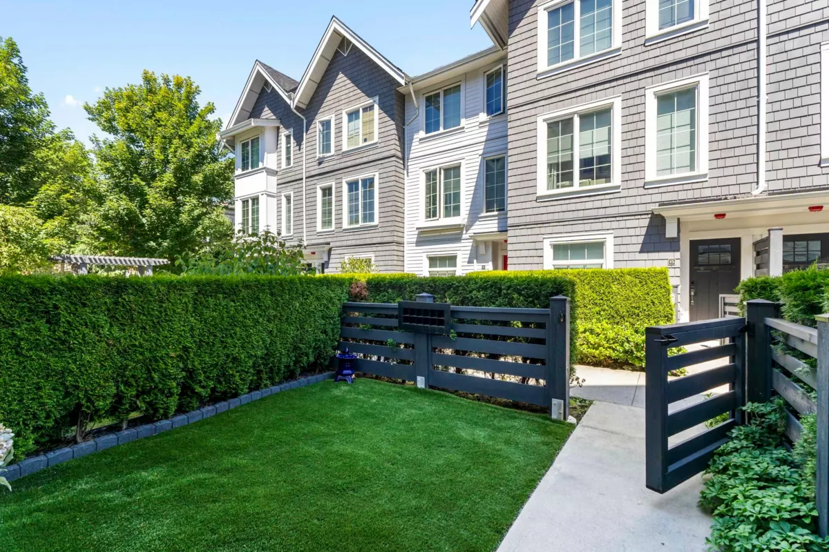 Dining Area Photo of 26 2560 Pitt River Road, Port Coquitlam, BC