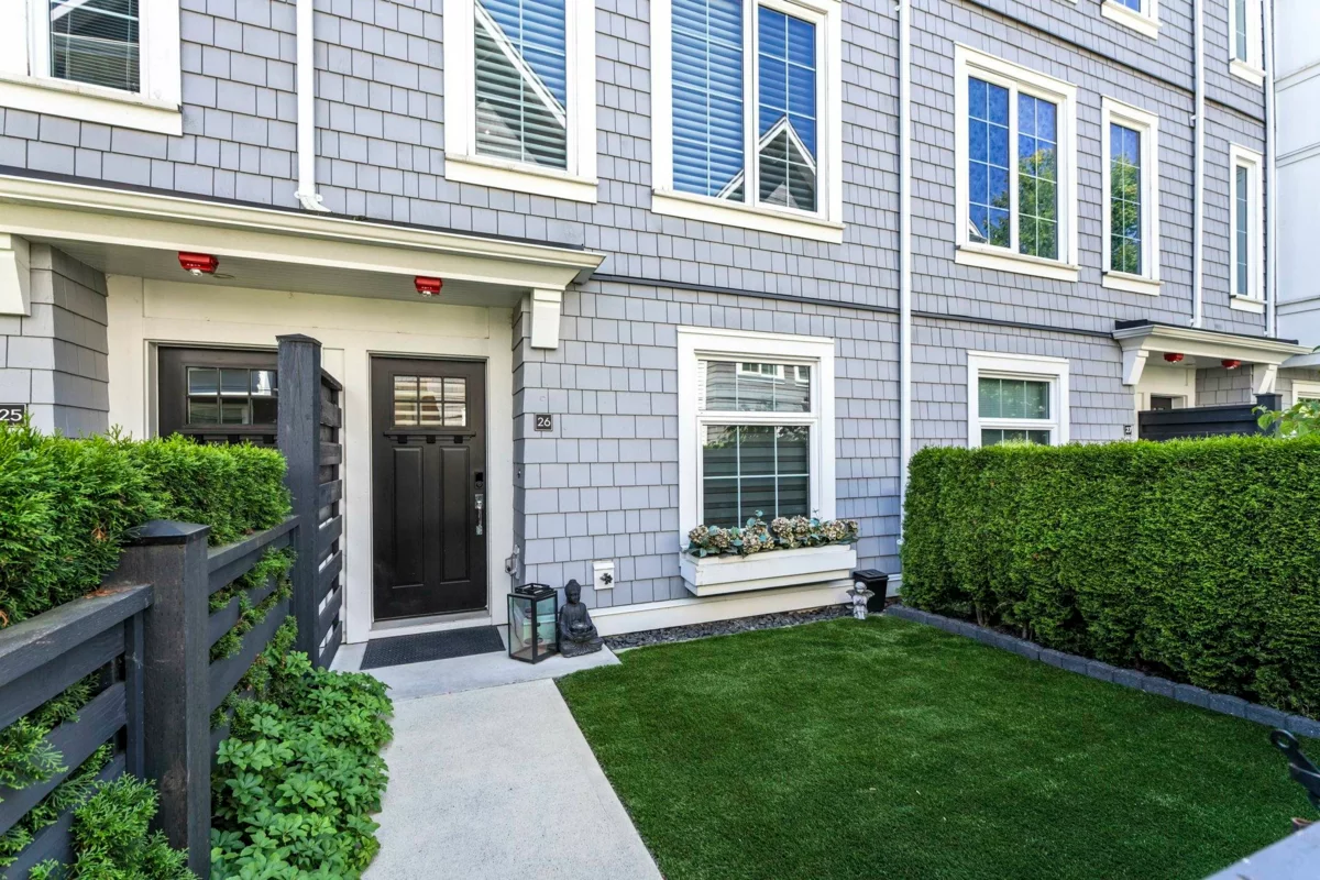 Living Room Photo of 26 2560 Pitt River Road, Port Coquitlam, BC