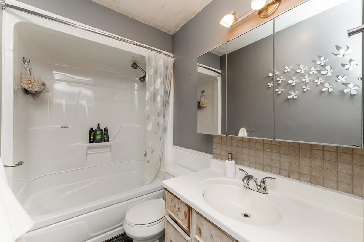 Laundry Room Photo of 4453 201 Street, Langley, BC