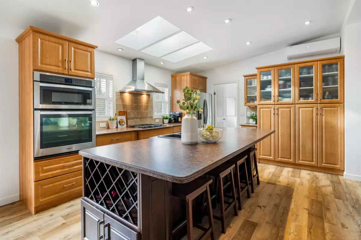 Kitchen Photo of 23544 20 Avenue, Langley, BC