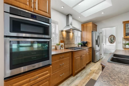 Kitchen Photo of 23544 20 Avenue, Langley, BC