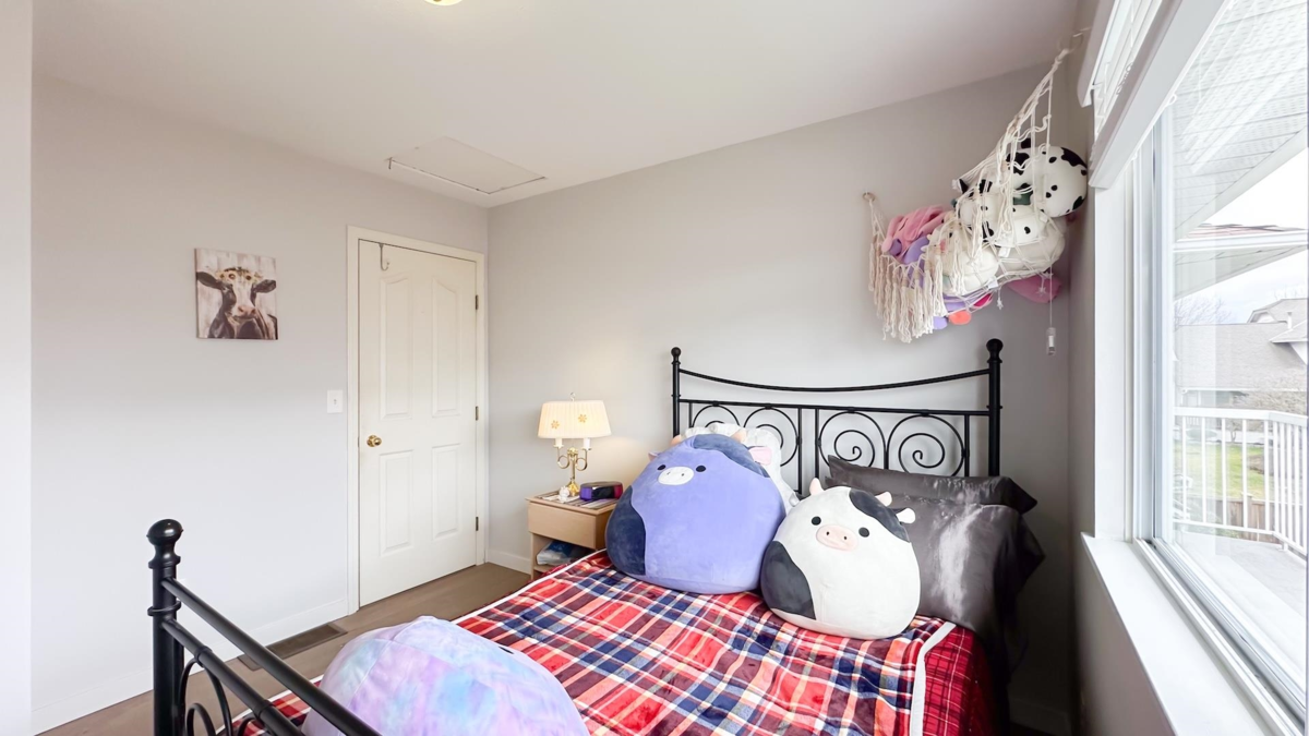 Basement Recreation Room Photo of 12055 Chestnut Crescent, Pitt Meadows, BC