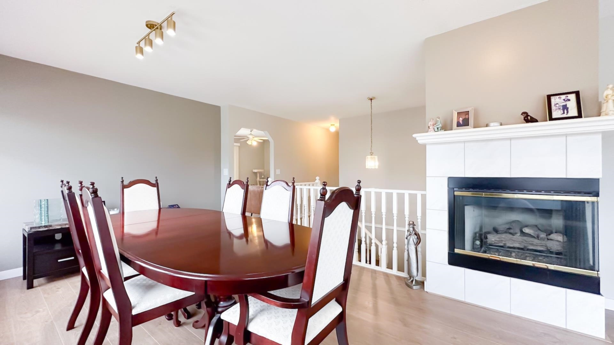 Breakfast Nook Photo of 12055 Chestnut Crescent, Pitt Meadows, BC