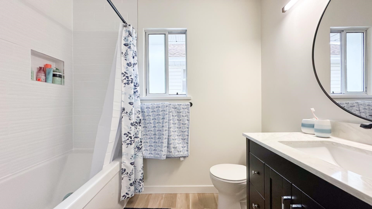 Laundry Room Photo of 12055 Chestnut Crescent, Pitt Meadows, BC