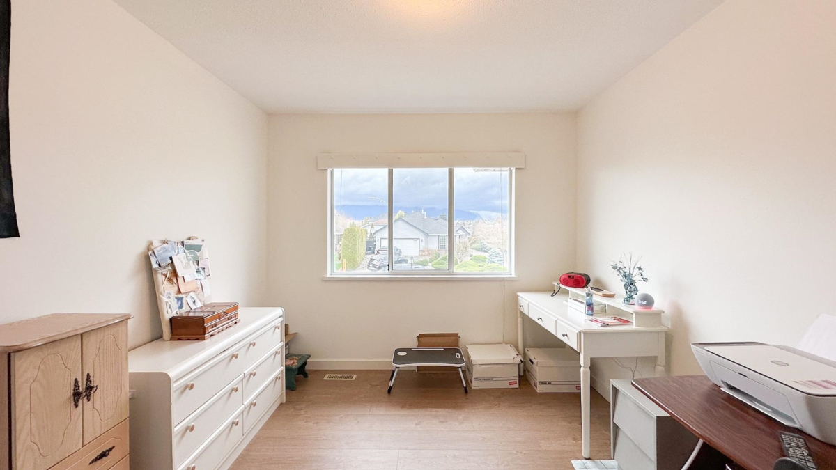 Office / Den Photo of 12055 Chestnut Crescent, Pitt Meadows, BC