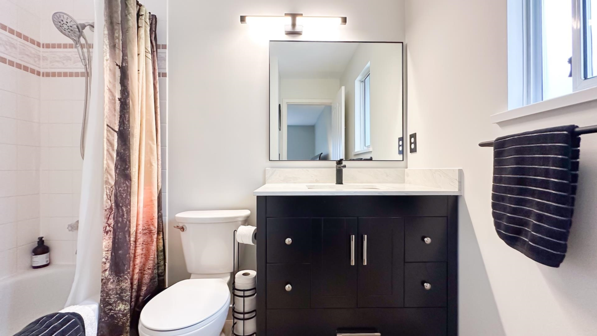 Powder Room Photo of 12055 Chestnut Crescent, Pitt Meadows, BC