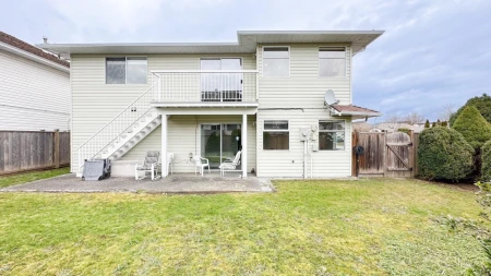12055 Chestnut Crescent, Pitt Meadows, BC, Pitt Meadows — Single Family Residence for sale