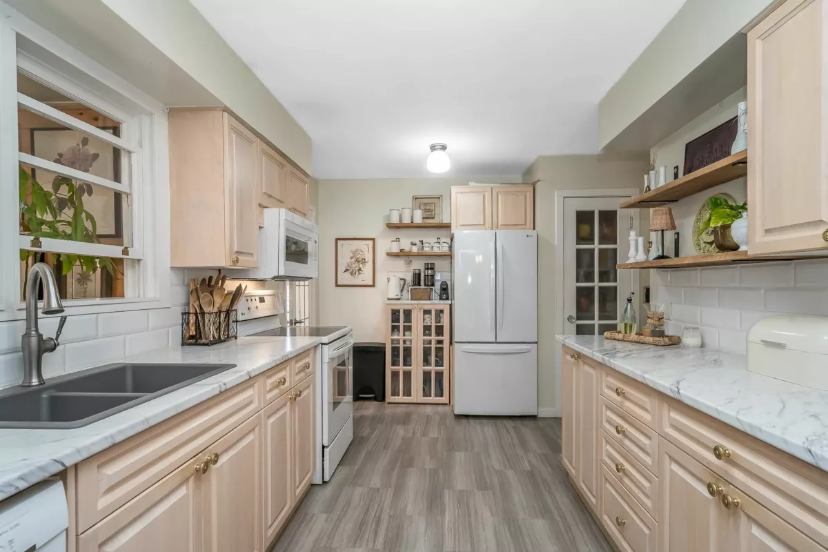 Living Room Photo of 9727 Hazel Street, Chilliwack, BC