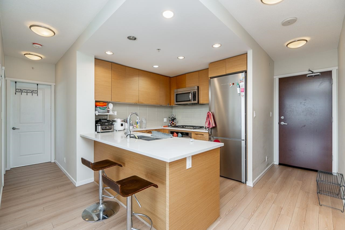 Breakfast Nook Photo of 2801 3102 Windsor Gate, Coquitlam, BC