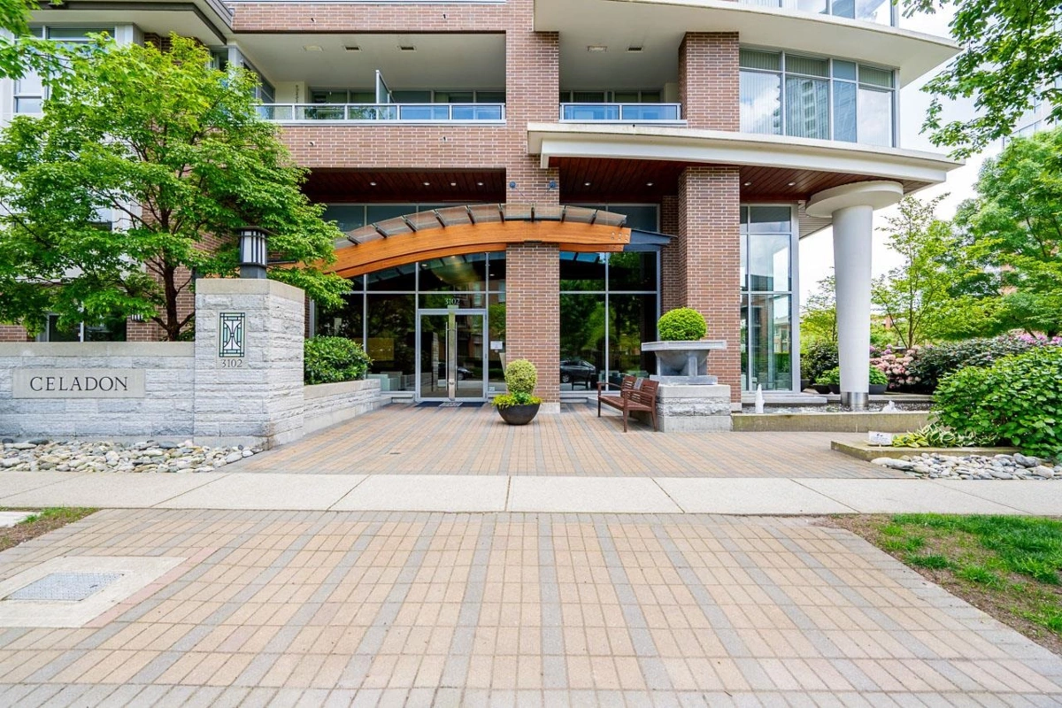 Kitchen Photo of 2801 3102 Windsor Gate, Coquitlam, BC
