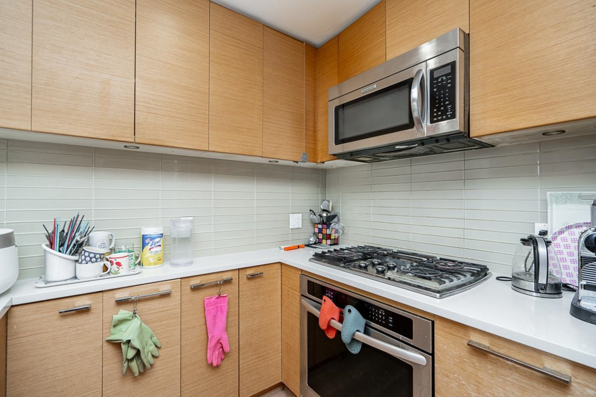 Walk-In Closet Photo of 2801 3102 Windsor Gate, Coquitlam, BC