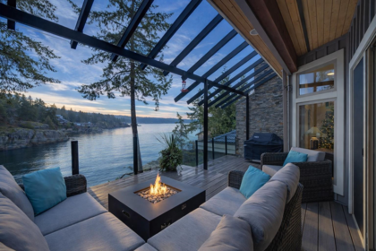 9195 Truman Road, Halfmoon Bay, BC, Halfmn Bay Secret Cv Redroofs — 4 bed single family residence for sale