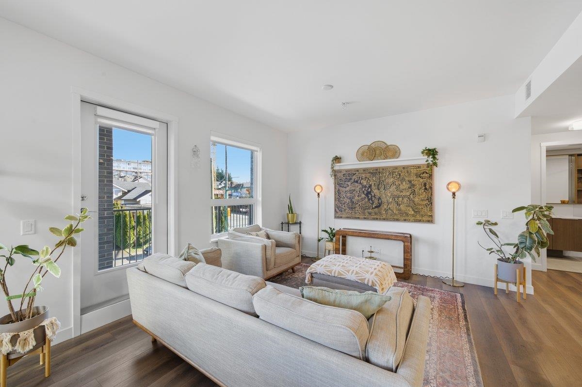 Dining Area Photo of 303 645 Como Lake Avenue, Coquitlam, BC
